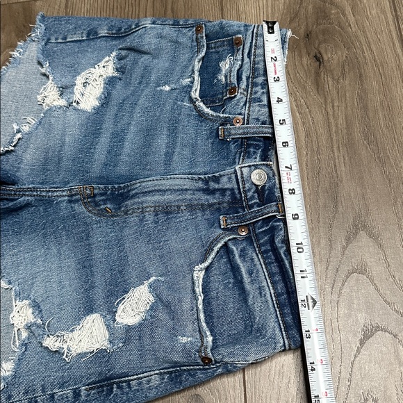 Abercrombie & FitchThe Mom High Rise Curve Love Stretch Blue Jean Shorts Size 26 - Picture 6 of 9